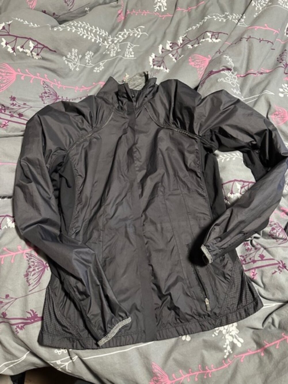 Lululemon jacket size 8